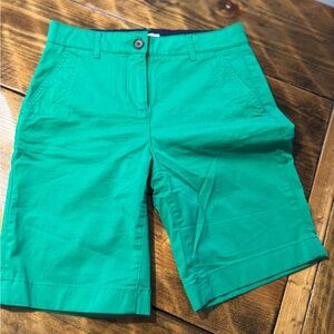 Boden Richard Flat Front Cotton Kelly Green 9” Shorts 8